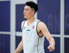 开云足球-英超今夜再迎强敌，山东男篮遗憾出局，主帅态度：引发热议，更衣室氛围转暖(英超所有主帅)